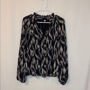 Black and White Patterned Women's Top